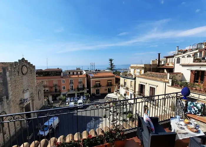 Casa Carla Al Duomo 陶尔米纳
